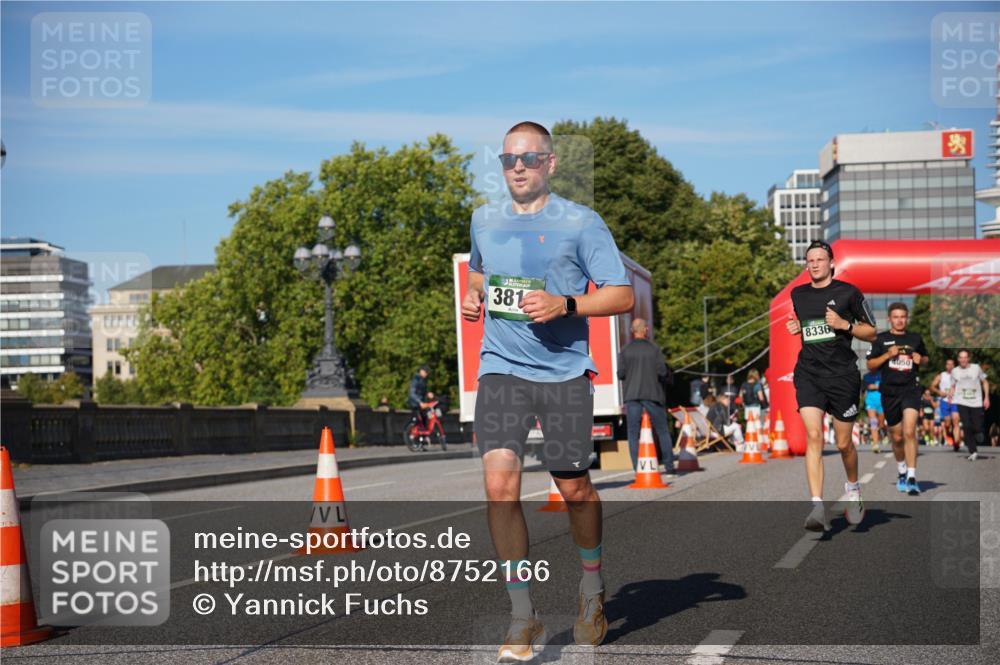 07.09.2025 - BARMER Alsterlauf Yannick Fuchs http://msf.ph/oto/8752166 07.09.2025 09:36:12 Laufen 381, 8336, 4050 meine-sportfotos.de