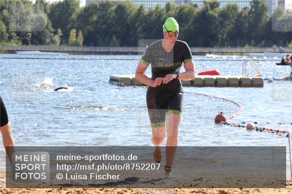 07.09.2025 - 19. Norderstedt Triathlon Luisa Fischer http://msf.ph/oto/8752207 07.09.2025 15:32:51 Schwimmen 529, 543, 1082 meine-sportfotos.de