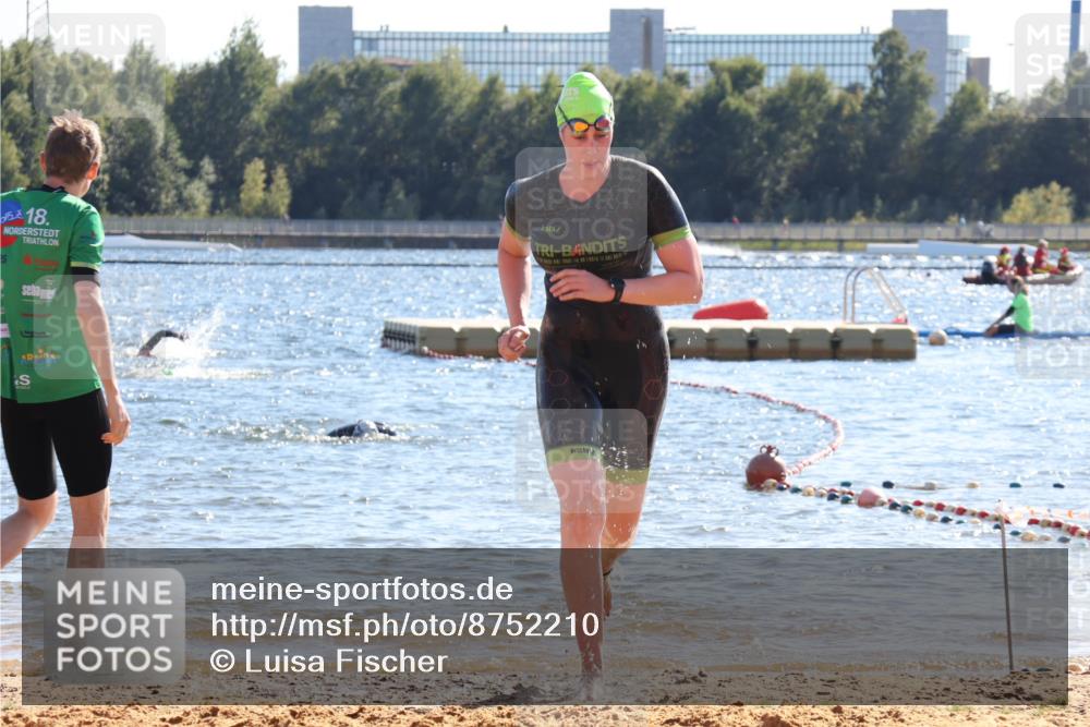 07.09.2025 - 19. Norderstedt Triathlon Luisa Fischer http://msf.ph/oto/8752210 07.09.2025 15:32:51 Schwimmen 529, 543, 1082 meine-sportfotos.de