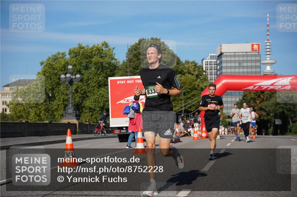 07.09.2025 - BARMER Alsterlauf Yannick Fuchs http://msf.ph/oto/8752228 07.09.2025 09:36:13 Laufen 833 meine-sportfotos.de