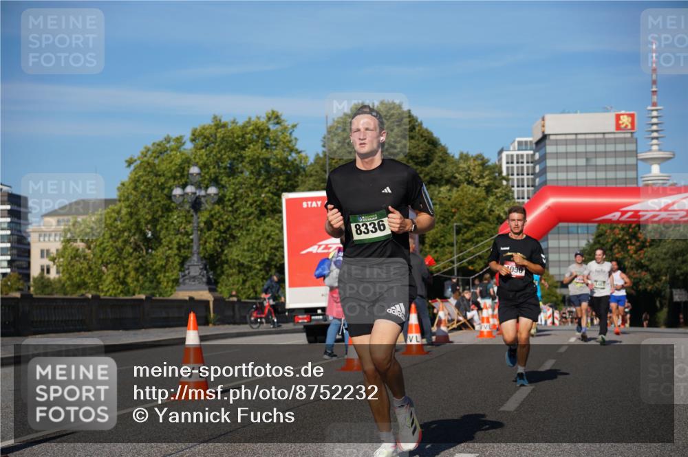 07.09.2025 - BARMER Alsterlauf Yannick Fuchs http://msf.ph/oto/8752232 07.09.2025 09:36:13 Laufen 8336, 090 meine-sportfotos.de