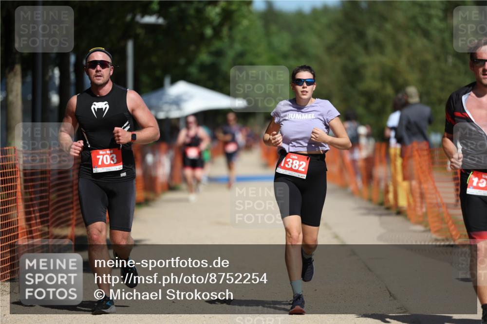 07.09.2025 - 19. Norderstedt Triathlon Michael Strokosch http://msf.ph/oto/8752254 07.09.2025 12:46:07 Laufen 703, 1370, 1382 meine-sportfotos.de