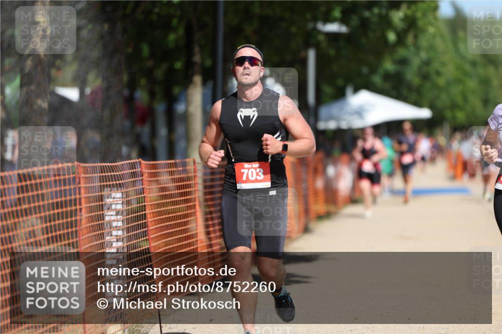 07.09.2025 - 19. Norderstedt Triathlon Michael Strokosch http://msf.ph/oto/8752260 07.09.2025 12:46:07 Laufen 703, 1370, 1382 meine-sportfotos.de