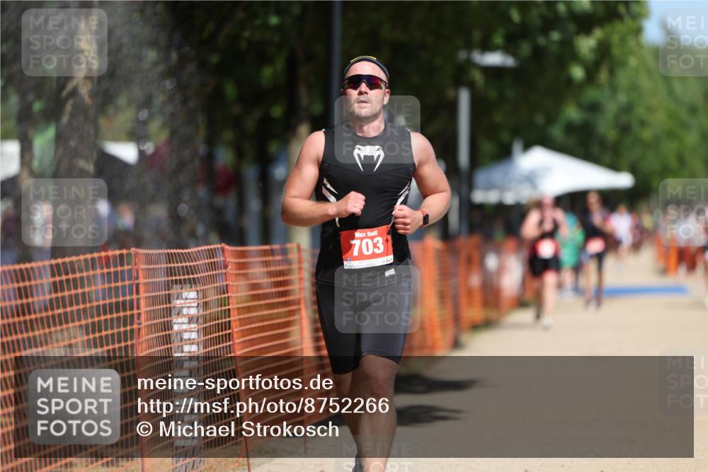 07.09.2025 - 19. Norderstedt Triathlon Michael Strokosch http://msf.ph/oto/8752266 07.09.2025 12:46:08 Laufen 703, 1370, 1382 meine-sportfotos.de