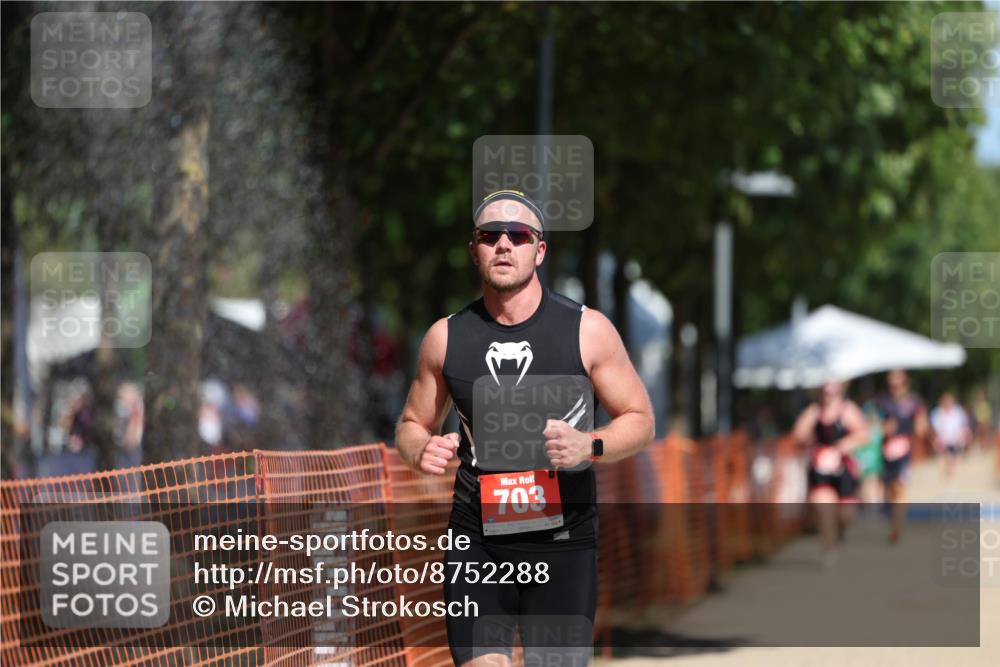 07.09.2025 - 19. Norderstedt Triathlon Michael Strokosch http://msf.ph/oto/8752288 07.09.2025 12:46:08 Laufen 703, 1370, 1382 meine-sportfotos.de