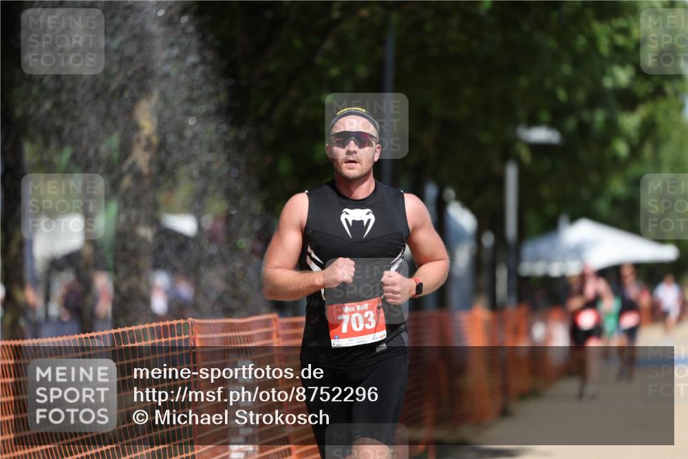 07.09.2025 - 19. Norderstedt Triathlon Michael Strokosch http://msf.ph/oto/8752296 07.09.2025 12:46:08 Laufen 703, 1370, 1382 meine-sportfotos.de