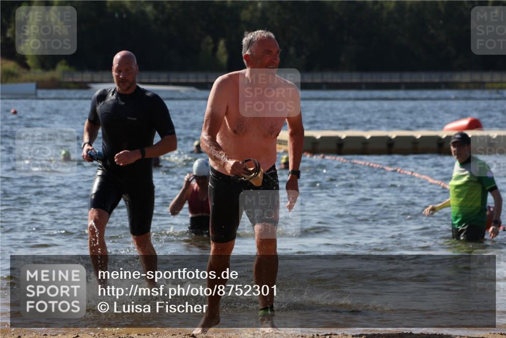 07.09.2025 - 19. Norderstedt Triathlon Luisa Fischer http://msf.ph/oto/8752301 07.09.2025 11:22:21 Schwimmen 233, 234, 287, 1315, 1319 meine-sportfotos.de