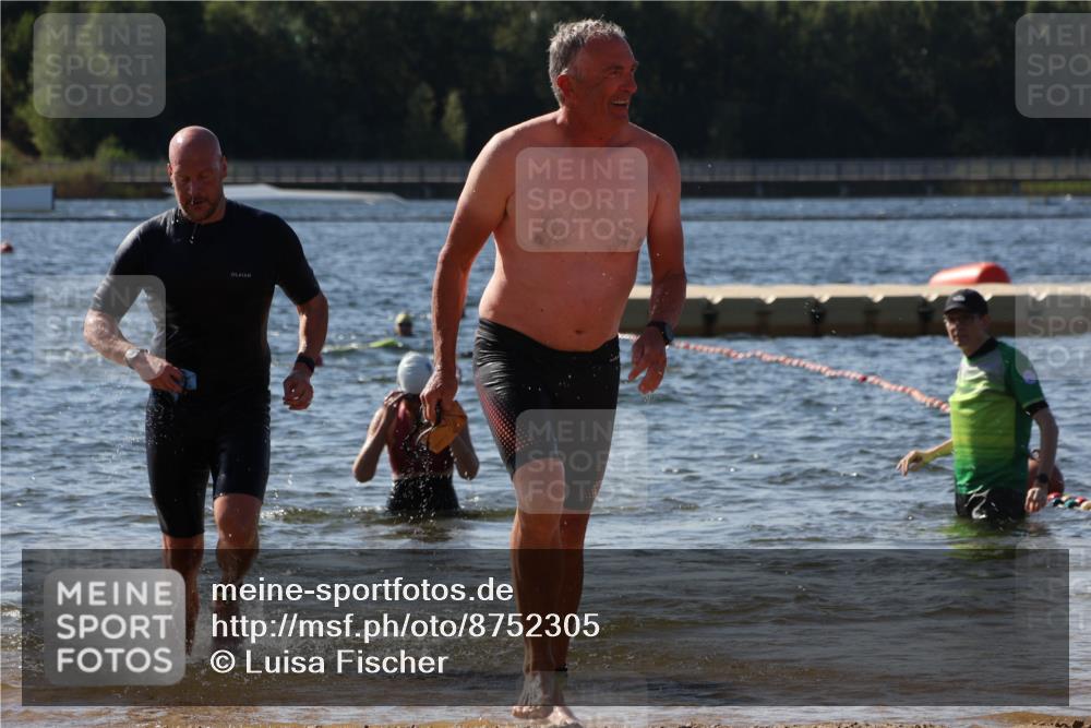 07.09.2025 - 19. Norderstedt Triathlon Luisa Fischer http://msf.ph/oto/8752305 07.09.2025 11:22:21 Schwimmen 233, 234, 287, 1315, 1319 meine-sportfotos.de
