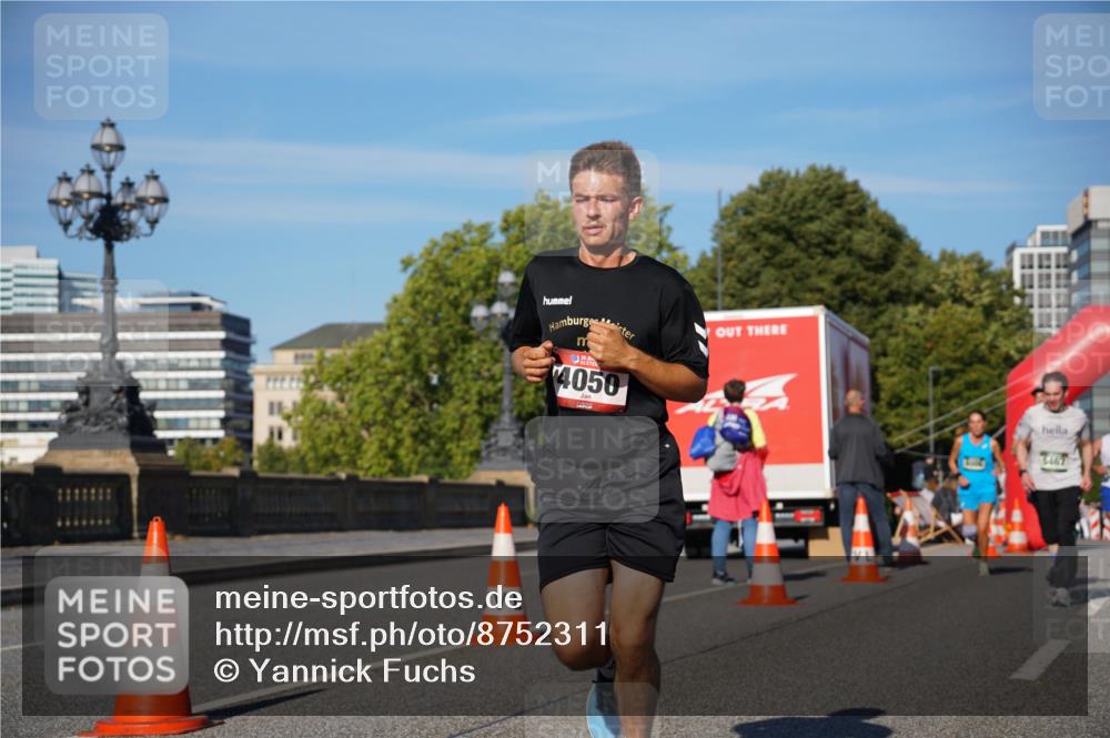 07.09.2025 - BARMER Alsterlauf Yannick Fuchs http://msf.ph/oto/8752311 07.09.2025 09:36:15 Laufen 10, 4050, 3467 meine-sportfotos.de