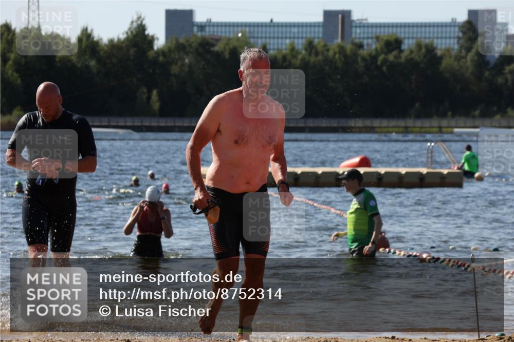 07.09.2025 - 19. Norderstedt Triathlon Luisa Fischer http://msf.ph/oto/8752314 07.09.2025 11:22:22 Schwimmen 233, 234, 287, 1315, 1319 meine-sportfotos.de