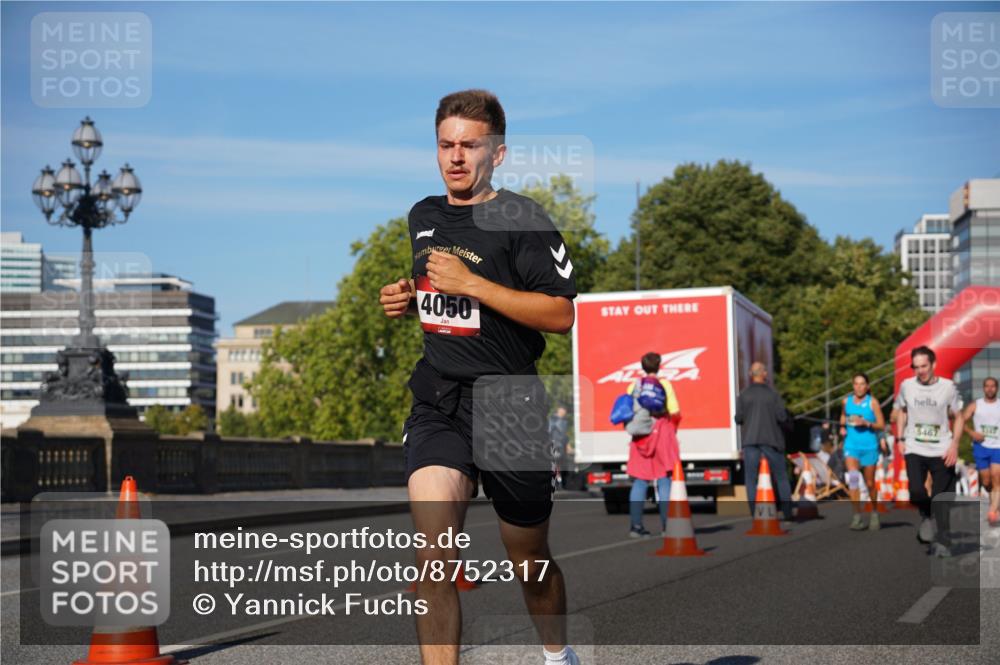 07.09.2025 - BARMER Alsterlauf Yannick Fuchs http://msf.ph/oto/8752317 07.09.2025 09:36:15 Laufen 4050, 5467, 3117 meine-sportfotos.de
