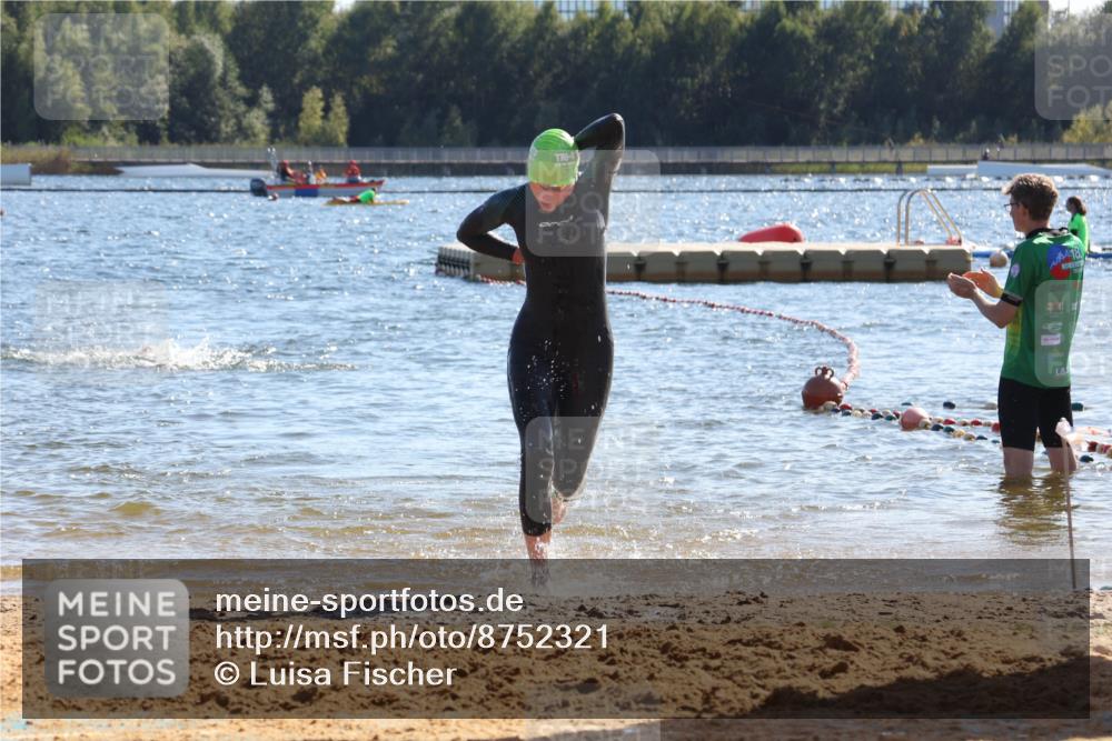 07.09.2025 - 19. Norderstedt Triathlon Luisa Fischer http://msf.ph/oto/8752321 07.09.2025 15:33:21 Schwimmen 516, 1080 meine-sportfotos.de