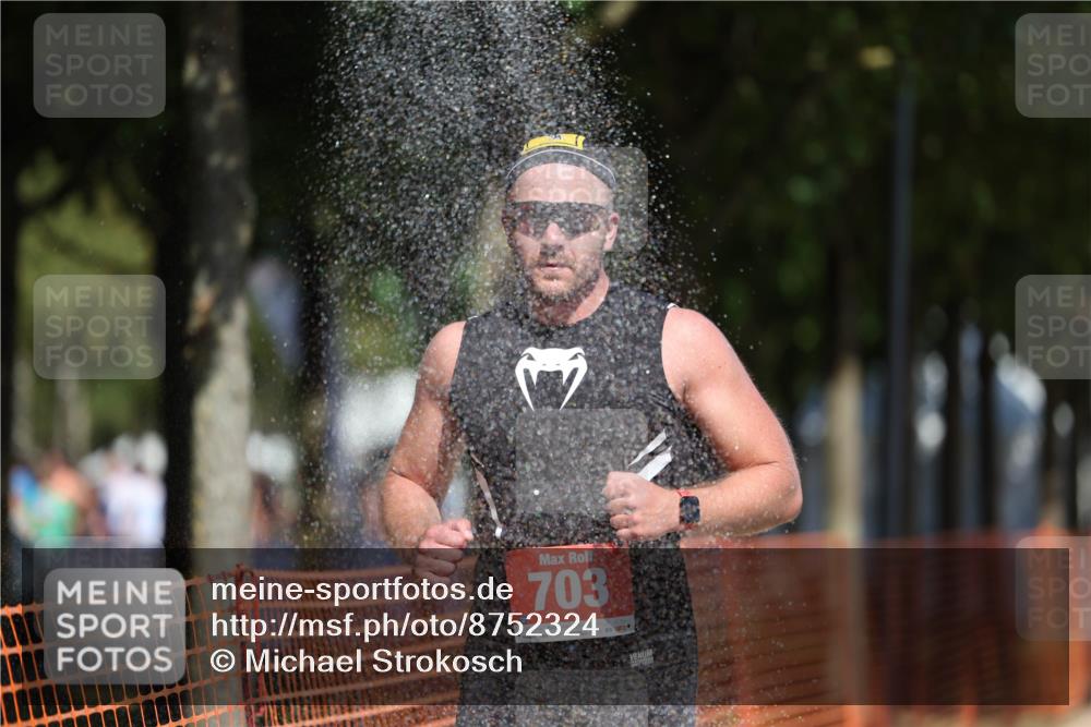 07.09.2025 - 19. Norderstedt Triathlon Michael Strokosch http://msf.ph/oto/8752324 07.09.2025 12:46:09 Laufen 703, 1370, 1382 meine-sportfotos.de