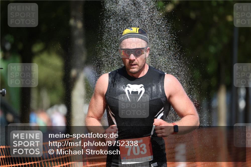 07.09.2025 - 19. Norderstedt Triathlon Michael Strokosch http://msf.ph/oto/8752338 07.09.2025 12:46:10 Laufen 703, 1370, 1382 meine-sportfotos.de
