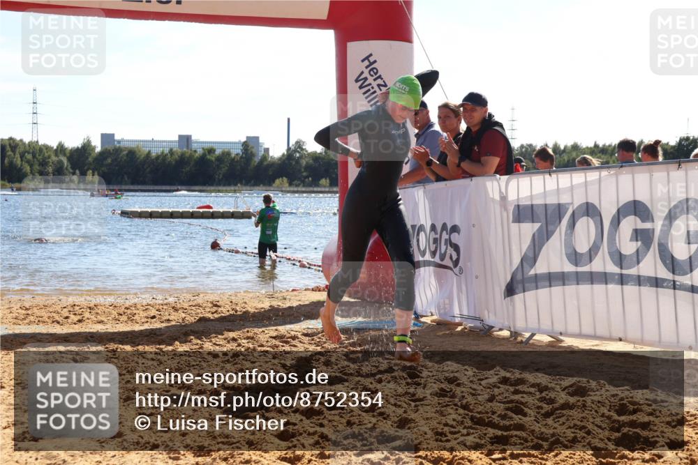 07.09.2025 - 19. Norderstedt Triathlon Luisa Fischer http://msf.ph/oto/8752354 07.09.2025 15:33:24 Schwimmen 516, 1080 meine-sportfotos.de