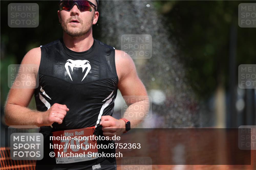 07.09.2025 - 19. Norderstedt Triathlon Michael Strokosch http://msf.ph/oto/8752363 07.09.2025 12:46:10 Laufen 703, 1370, 1382 meine-sportfotos.de