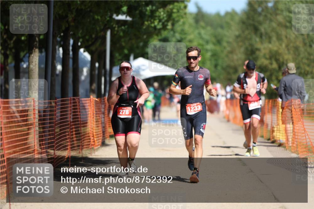 07.09.2025 - 19. Norderstedt Triathlon Michael Strokosch http://msf.ph/oto/8752392 07.09.2025 12:46:17 Laufen 278, 695, 1233 meine-sportfotos.de
