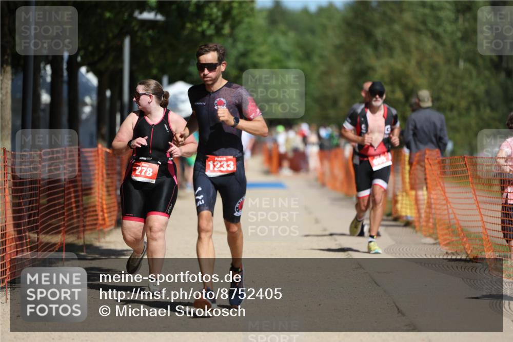 07.09.2025 - 19. Norderstedt Triathlon Michael Strokosch http://msf.ph/oto/8752405 07.09.2025 12:46:18 Laufen 278, 695, 728, 1233 meine-sportfotos.de