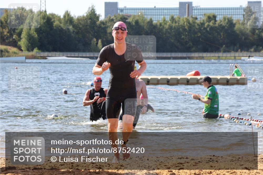 07.09.2025 - 19. Norderstedt Triathlon Luisa Fischer http://msf.ph/oto/8752420 07.09.2025 11:23:02 Schwimmen 859 meine-sportfotos.de