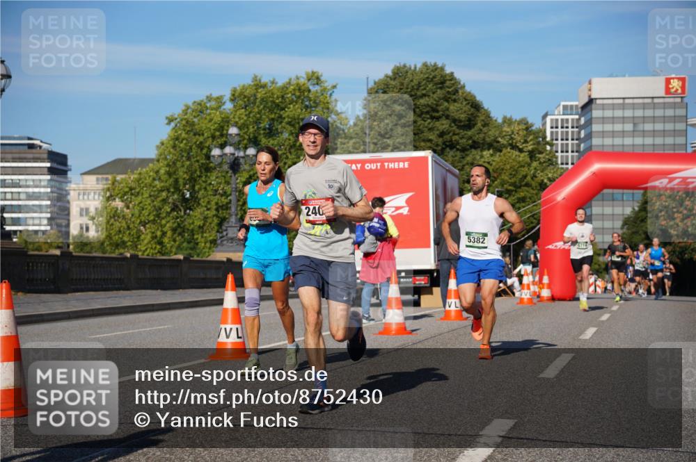 07.09.2025 - BARMER Alsterlauf Yannick Fuchs http://msf.ph/oto/8752430 07.09.2025 09:36:19 Laufen 240, 10, 5382, 4 meine-sportfotos.de