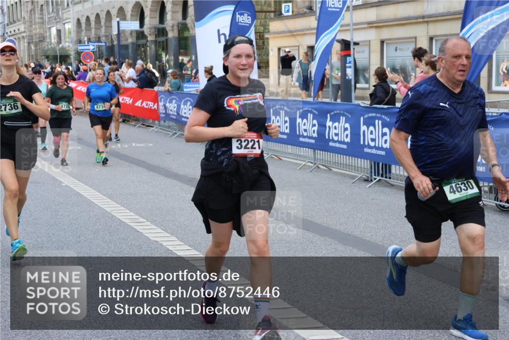 07.09.2025 - BARMER Alsterlauf Strokosch-Dieckow http://msf.ph/oto/8752446 07.09.2025 10:14:57 Ziel 2158, 2651, 2674, 2705, 2936, 3132, 3133, 3243, 3548, 3703, 3885, 3886, 4020, 4021, 4024, 4177, 4442, 4443, 4556, 4756, 4757, 4878, 4879, 5134, 5291, 5631, 5952, 6194 meine-sportfotos.de