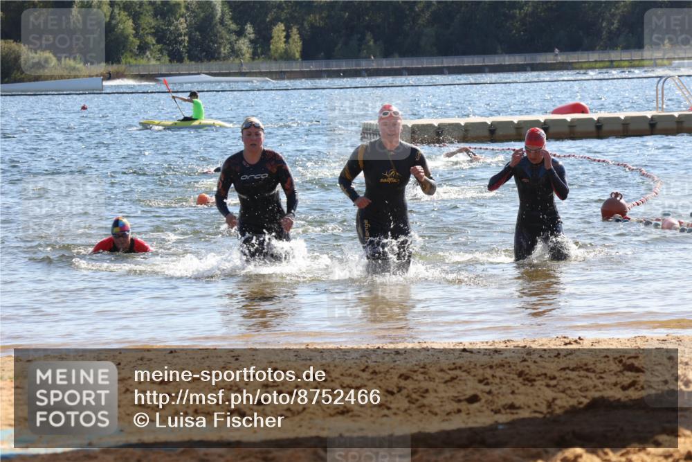 07.09.2025 - 19. Norderstedt Triathlon Luisa Fischer http://msf.ph/oto/8752466 07.09.2025 15:34:13 Schwimmen 1065, 1073, 1099 meine-sportfotos.de