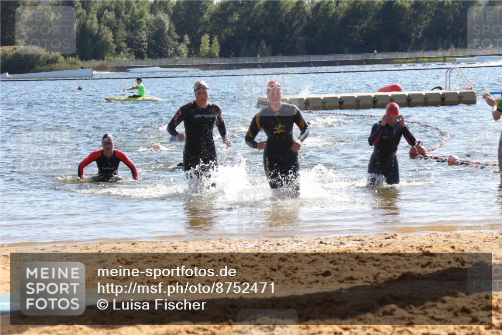 07.09.2025 - 19. Norderstedt Triathlon Luisa Fischer http://msf.ph/oto/8752471 07.09.2025 15:34:13 Schwimmen 1065, 1073, 1099 meine-sportfotos.de