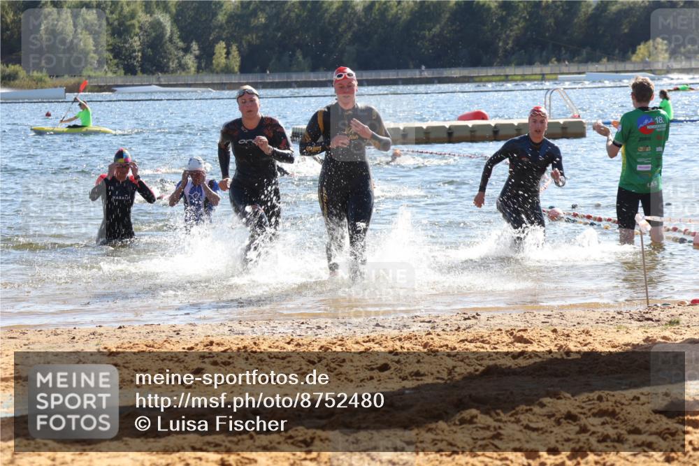 07.09.2025 - 19. Norderstedt Triathlon Luisa Fischer http://msf.ph/oto/8752480 07.09.2025 15:34:14 Schwimmen 1065, 1073, 1099 meine-sportfotos.de