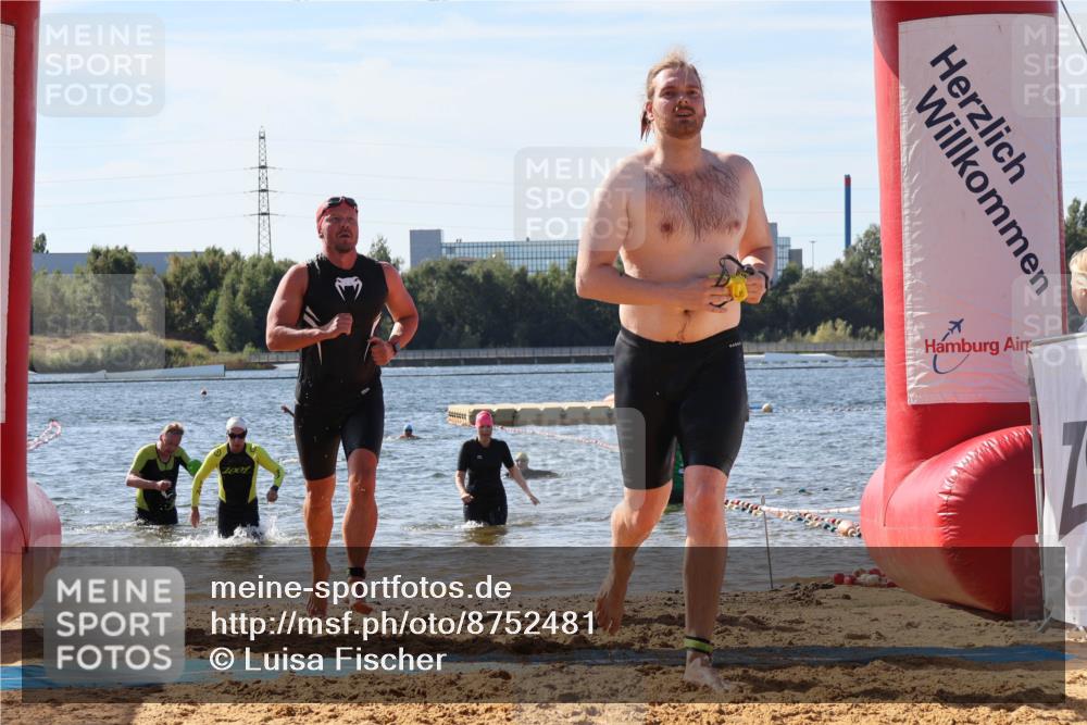 07.09.2025 - 19. Norderstedt Triathlon Luisa Fischer http://msf.ph/oto/8752481 07.09.2025 11:23:09 Schwimmen 703, 857, 859 meine-sportfotos.de