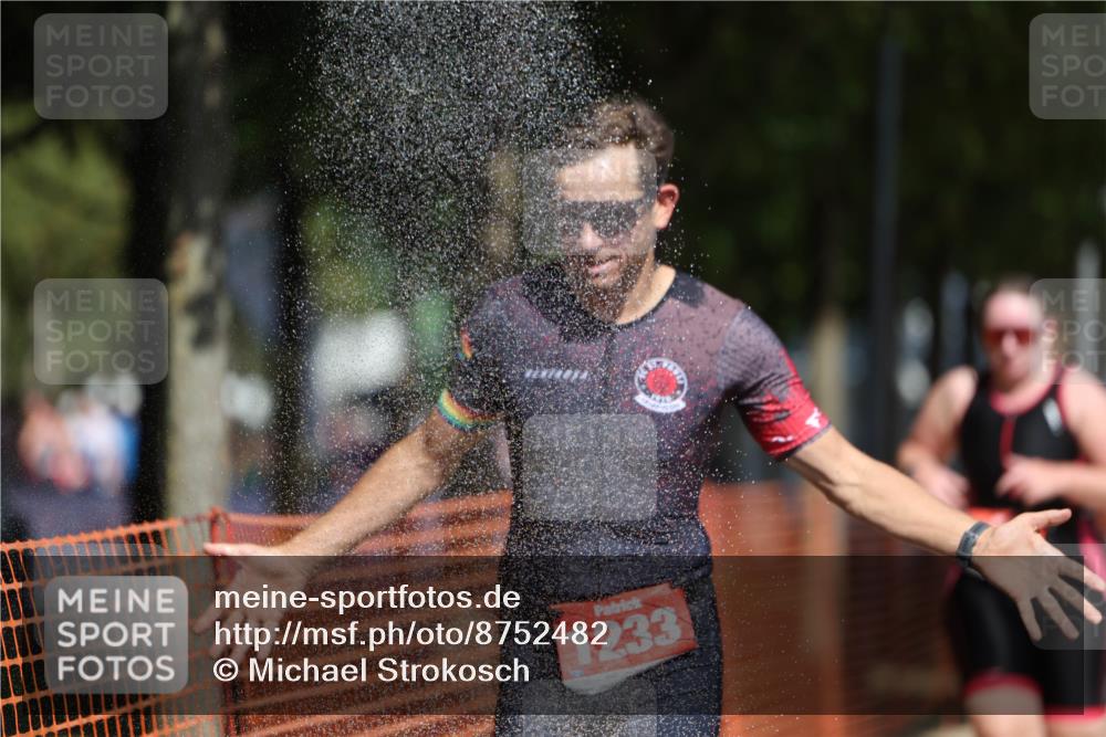 07.09.2025 - 19. Norderstedt Triathlon Michael Strokosch http://msf.ph/oto/8752482 07.09.2025 12:46:21 Laufen 278, 695, 728, 1233 meine-sportfotos.de