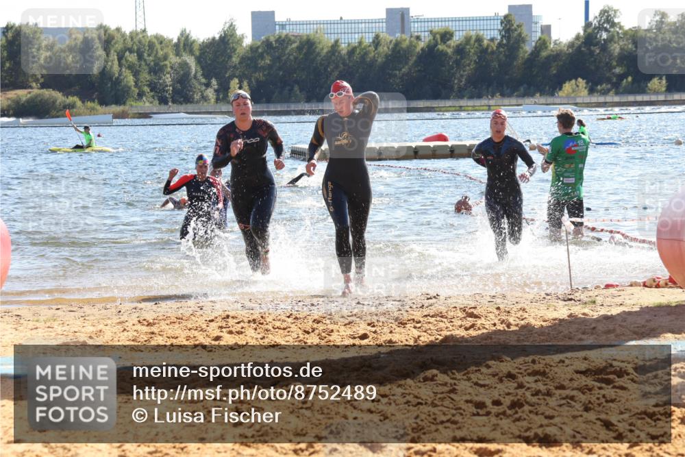 07.09.2025 - 19. Norderstedt Triathlon Luisa Fischer http://msf.ph/oto/8752489 07.09.2025 15:34:15 Schwimmen 1065, 1073, 1099 meine-sportfotos.de