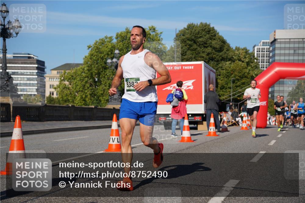 07.09.2025 - BARMER Alsterlauf Yannick Fuchs http://msf.ph/oto/8752490 07.09.2025 09:36:20 Laufen 5382, 6714 meine-sportfotos.de