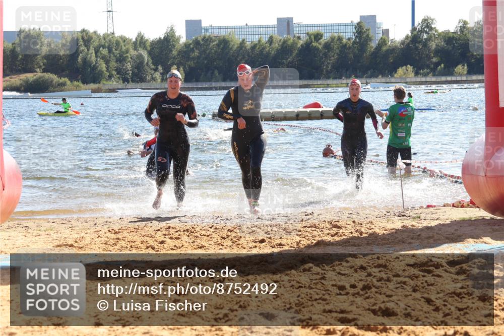 07.09.2025 - 19. Norderstedt Triathlon Luisa Fischer http://msf.ph/oto/8752492 07.09.2025 15:34:15 Schwimmen 1065, 1073, 1099 meine-sportfotos.de