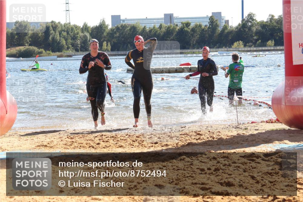 07.09.2025 - 19. Norderstedt Triathlon Luisa Fischer http://msf.ph/oto/8752494 07.09.2025 15:34:16 Schwimmen 1065, 1073, 1099 meine-sportfotos.de