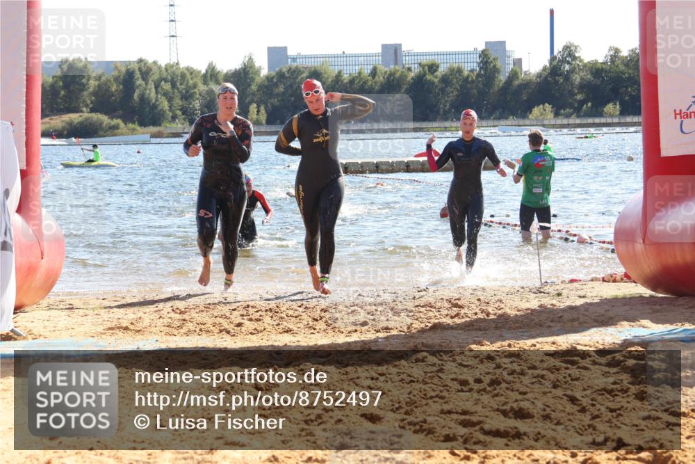 07.09.2025 - 19. Norderstedt Triathlon Luisa Fischer http://msf.ph/oto/8752497 07.09.2025 15:34:16 Schwimmen 1065, 1073, 1099 meine-sportfotos.de