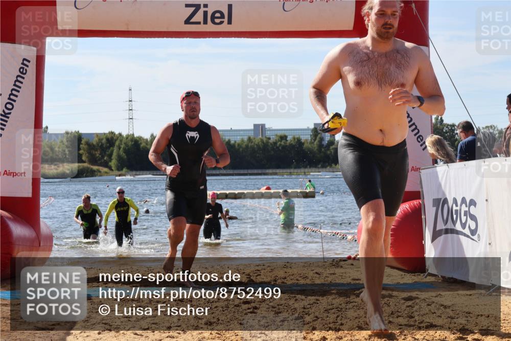 07.09.2025 - 19. Norderstedt Triathlon Luisa Fischer http://msf.ph/oto/8752499 07.09.2025 11:23:10 Schwimmen 703, 807, 857, 859 meine-sportfotos.de