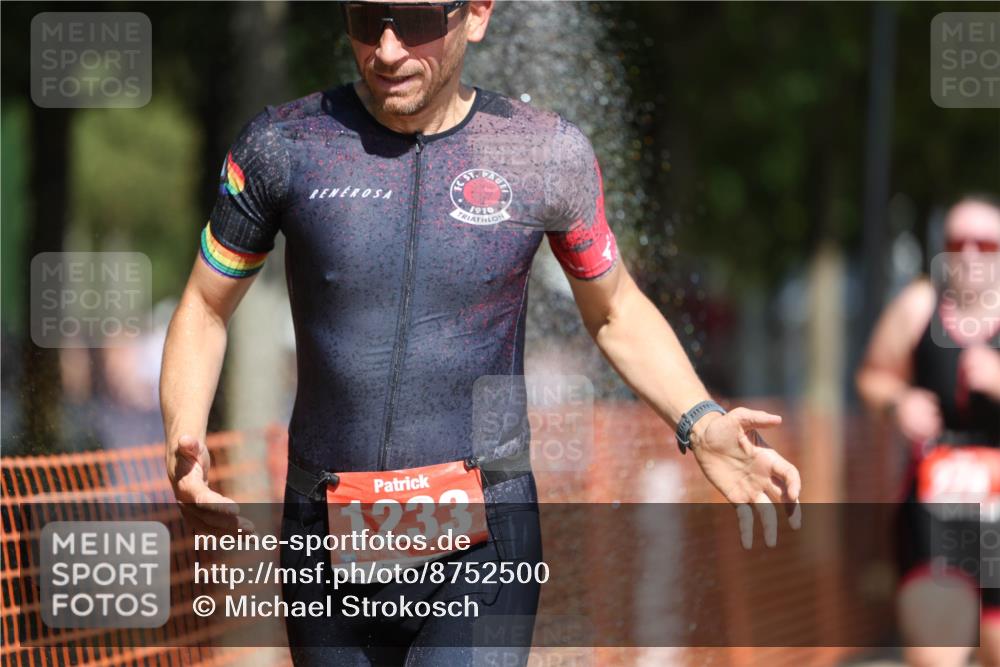 07.09.2025 - 19. Norderstedt Triathlon Michael Strokosch http://msf.ph/oto/8752500 07.09.2025 12:46:22 Laufen 278, 695, 728, 1233 meine-sportfotos.de