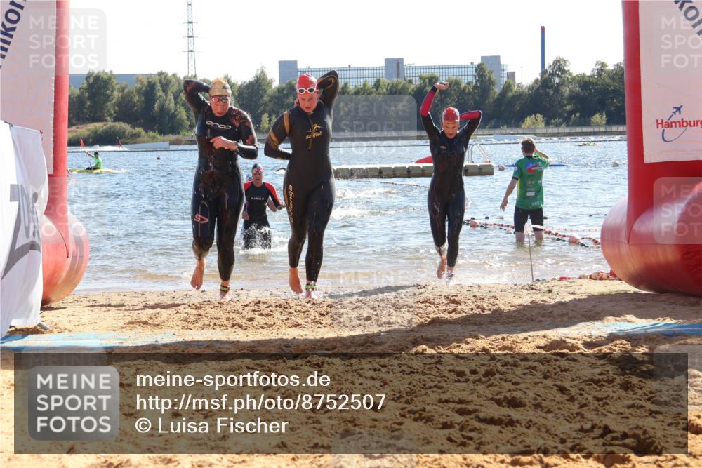 07.09.2025 - 19. Norderstedt Triathlon Luisa Fischer http://msf.ph/oto/8752507 07.09.2025 15:34:17 Schwimmen 1065, 1073, 1092, 1099 meine-sportfotos.de