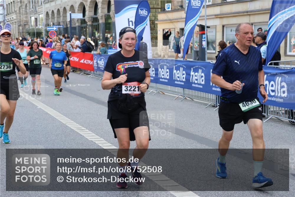 07.09.2025 - BARMER Alsterlauf Strokosch-Dieckow http://msf.ph/oto/8752508 07.09.2025 10:14:57 Ziel 2158, 2651, 2674, 2705, 2936, 3132, 3133, 3243, 3548, 3703, 3885, 3886, 4020, 4021, 4024, 4177, 4442, 4443, 4556, 4756, 4757, 4878, 4879, 5134, 5291, 5631, 5952, 6194 meine-sportfotos.de