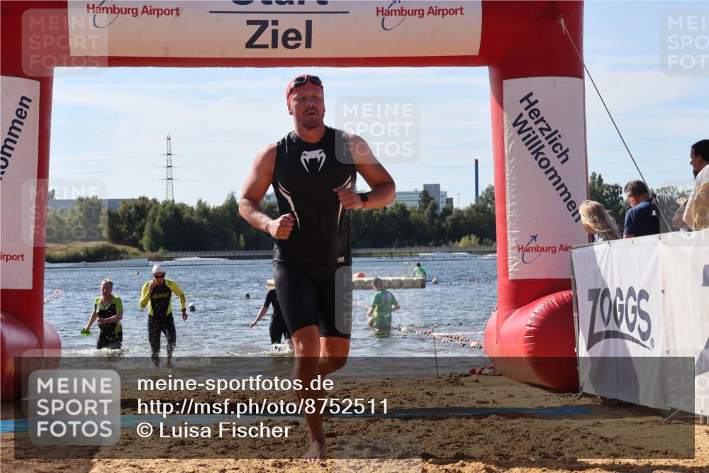 07.09.2025 - 19. Norderstedt Triathlon Luisa Fischer http://msf.ph/oto/8752511 07.09.2025 11:23:11 Schwimmen 703, 807, 857, 859 meine-sportfotos.de