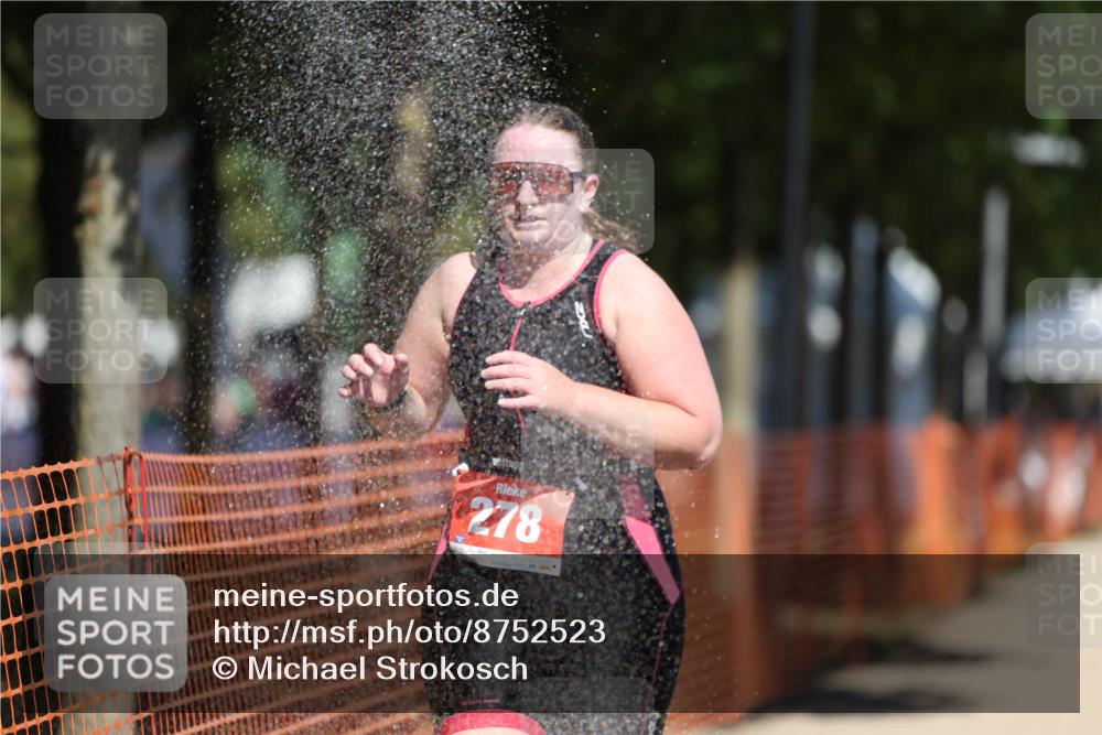 07.09.2025 - 19. Norderstedt Triathlon Michael Strokosch http://msf.ph/oto/8752523 07.09.2025 12:46:23 Laufen 278, 695, 728, 1233 meine-sportfotos.de