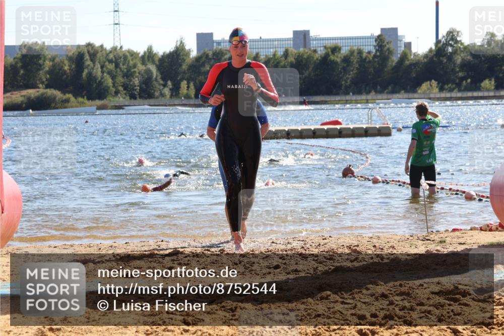 07.09.2025 - 19. Norderstedt Triathlon Luisa Fischer http://msf.ph/oto/8752544 07.09.2025 15:34:21 Schwimmen 1065, 1073, 1092, 1099, 1563 meine-sportfotos.de