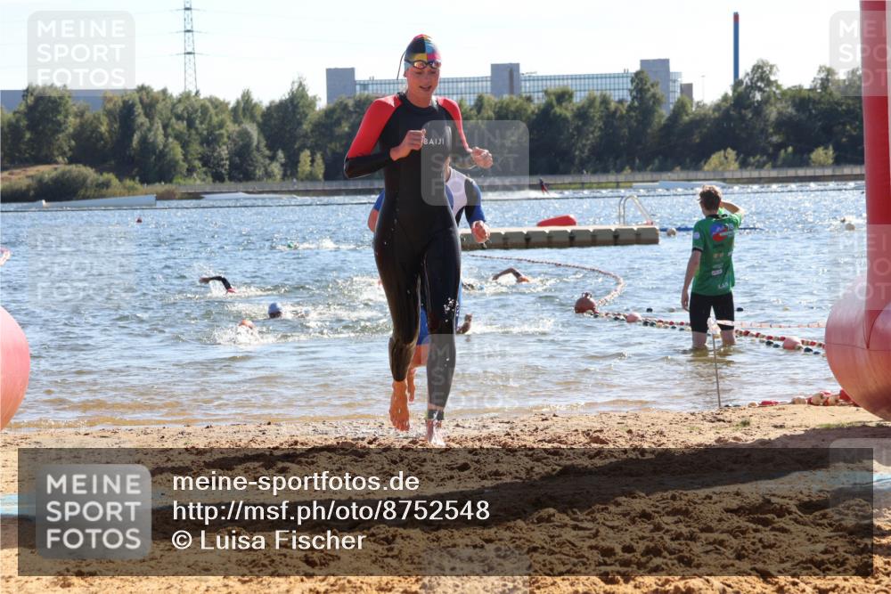 07.09.2025 - 19. Norderstedt Triathlon Luisa Fischer http://msf.ph/oto/8752548 07.09.2025 15:34:22 Schwimmen 1065, 1073, 1092, 1099, 1563 meine-sportfotos.de