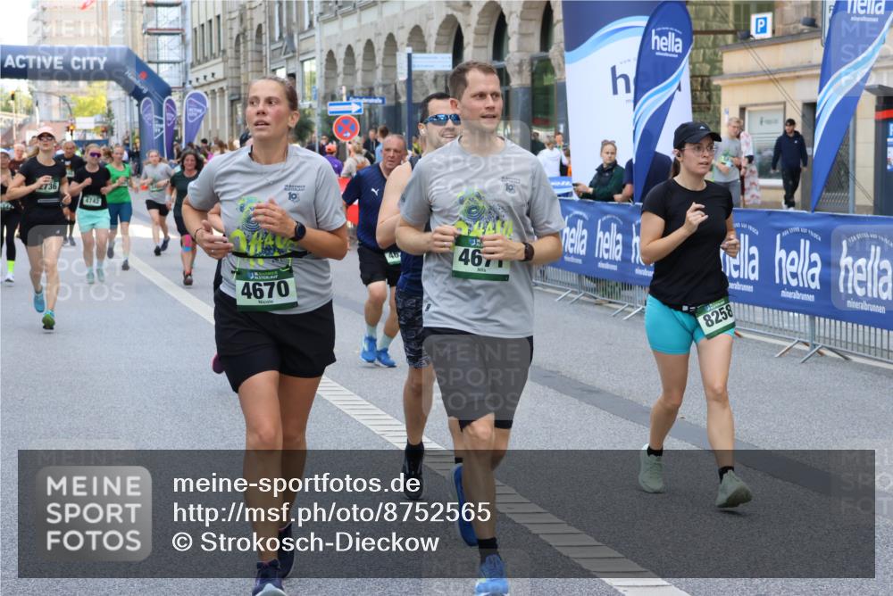 07.09.2025 - BARMER Alsterlauf Strokosch-Dieckow http://msf.ph/oto/8752565 07.09.2025 10:14:54 Ziel 2158, 2651, 2674, 2705, 2936, 3132, 3133, 3243, 3548, 3722, 3885, 3886, 4020, 4021, 4024, 4177, 4520, 4556, 4756, 4757, 4878, 4879, 5134, 5270, 5271, 5291, 5631, 6194, 8413 meine-sportfotos.de