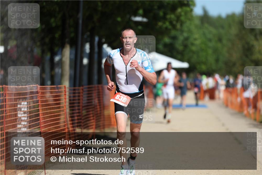 07.09.2025 - 19. Norderstedt Triathlon Michael Strokosch http://msf.ph/oto/8752589 07.09.2025 12:46:31 Laufen 838 meine-sportfotos.de