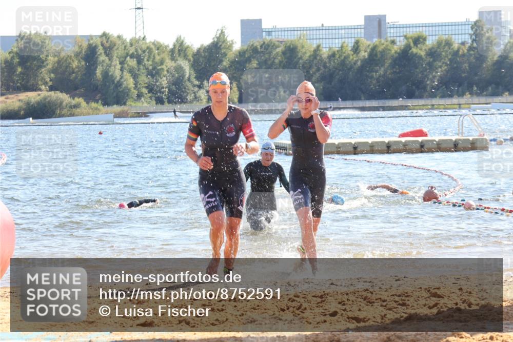 07.09.2025 - 19. Norderstedt Triathlon Luisa Fischer http://msf.ph/oto/8752591 07.09.2025 15:34:29 Schwimmen 1051, 1054, 1065, 1073, 1092, 1099, 1563 meine-sportfotos.de