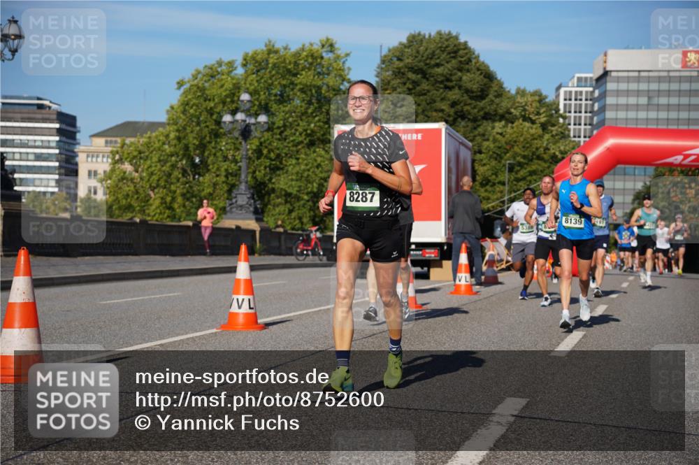 07.09.2025 - BARMER Alsterlauf Yannick Fuchs http://msf.ph/oto/8752600 07.09.2025 09:36:26 Laufen 8287, 8139, 9 meine-sportfotos.de