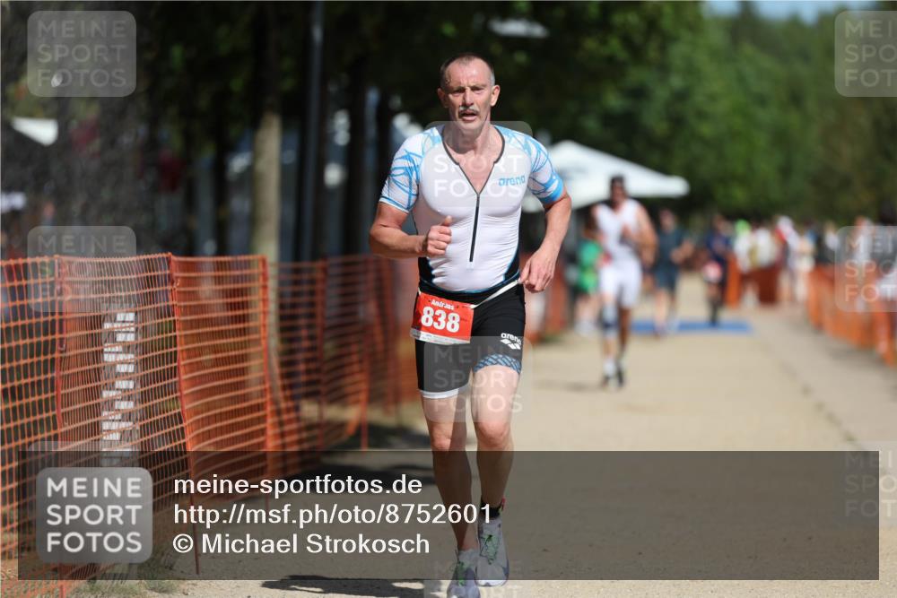 07.09.2025 - 19. Norderstedt Triathlon Michael Strokosch http://msf.ph/oto/8752601 07.09.2025 12:46:32 Laufen 697, 838 meine-sportfotos.de