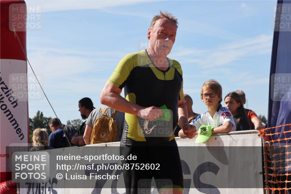07.09.2025 - 19. Norderstedt Triathlon Luisa Fischer http://msf.ph/oto/8752602 07.09.2025 11:23:22 Schwimmen 703, 807, 1282, 1349 meine-sportfotos.de