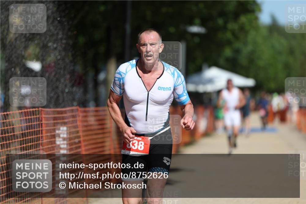 07.09.2025 - 19. Norderstedt Triathlon Michael Strokosch http://msf.ph/oto/8752626 07.09.2025 12:46:33 Laufen 697, 838 meine-sportfotos.de